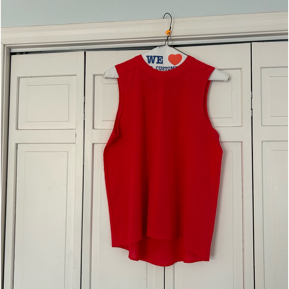 Women’s sleeveless top